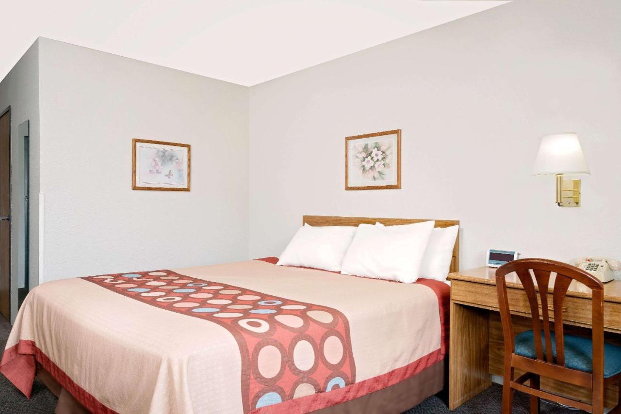 Motel Super 8 By Wyndham Long Prairie Exteriér fotografie