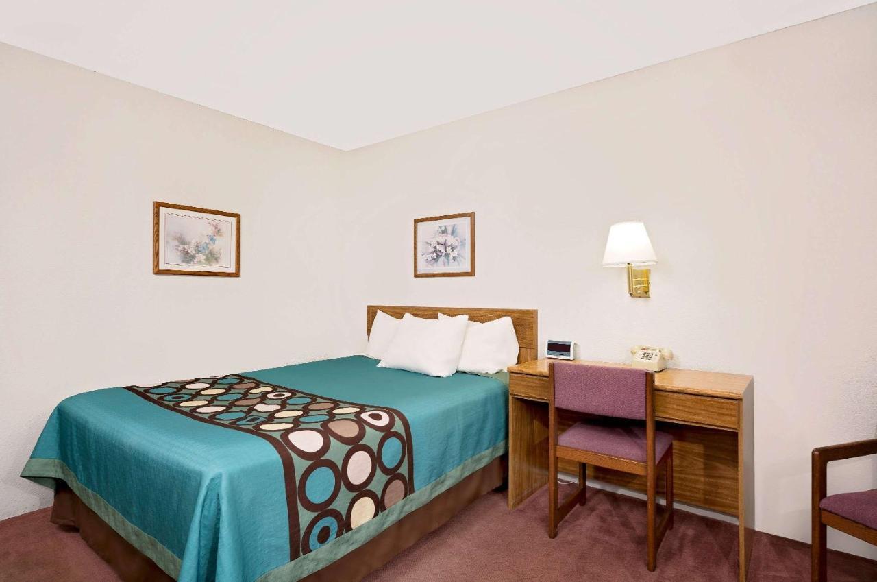 Motel Super 8 By Wyndham Long Prairie Exteriér fotografie