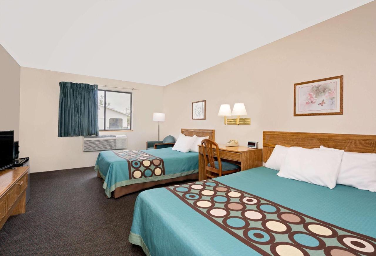 Motel Super 8 By Wyndham Long Prairie Exteriér fotografie